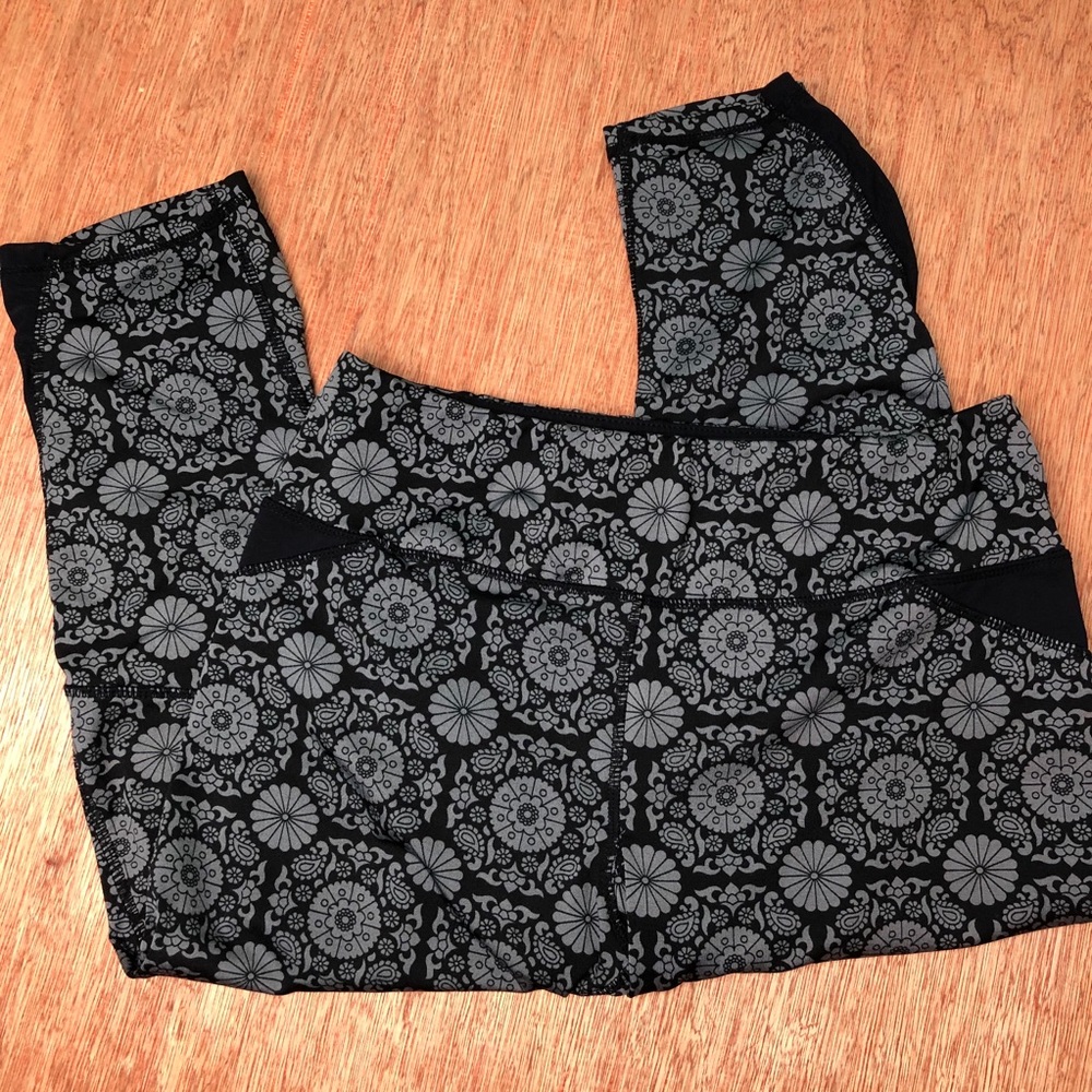 Kyodan Capri Legging with Mesh Accent Size M